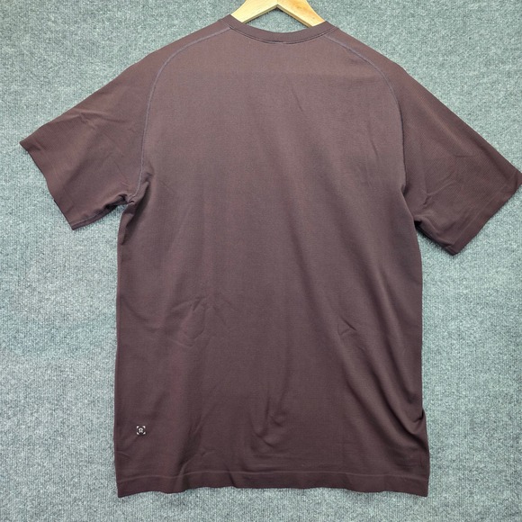 Lululemon Men's Short Sleeve Crew Neck Athletic T Shirt Burgundy - Picture 4 of 6